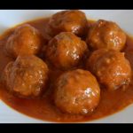 Receta de albóndigas fritas en salsa de tomate