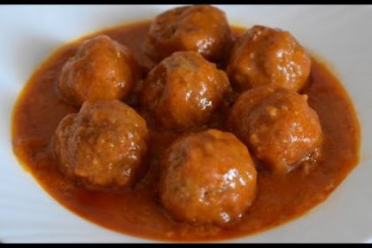 Receta de albóndigas fritas en salsa de tomate