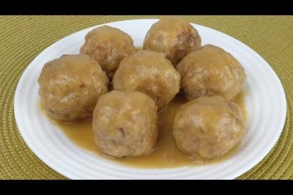 Receta de albóndigas en salsa de cebolla y vino blanco