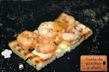 Receta de tosta de gulas y gambas