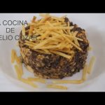 Receta de tosta de morcilla de arroz con piñones