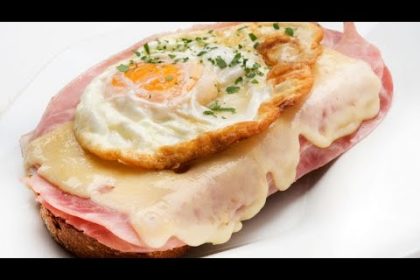 Receta de tostas de jamón y queso al horno