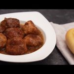 Receta de albóndigas orientales con salsa de maní